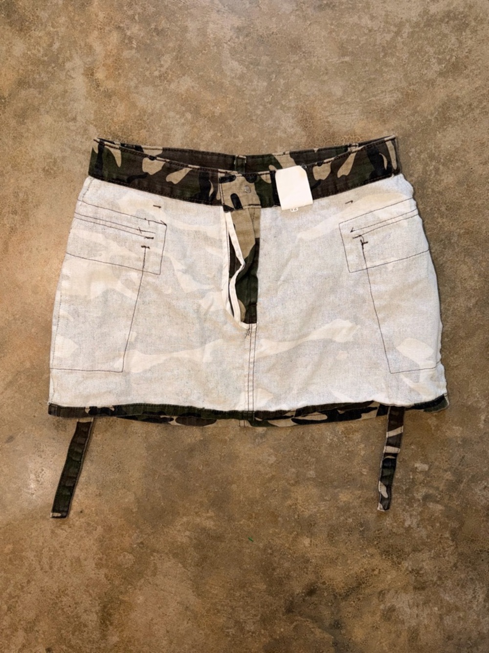 Y2K Camo Cargo Mini Skirt Army Print Utility Pocket Skirt Size M Vintage - Picture 3 of 10
